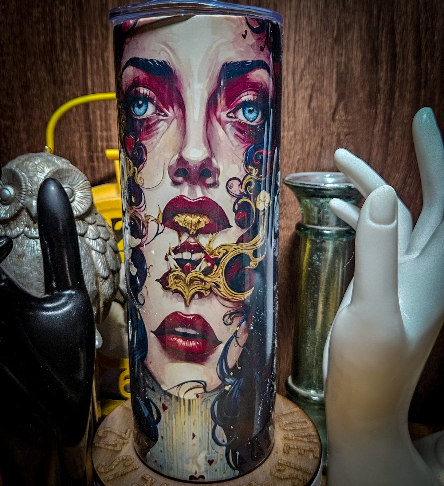 Surrealist tumbler