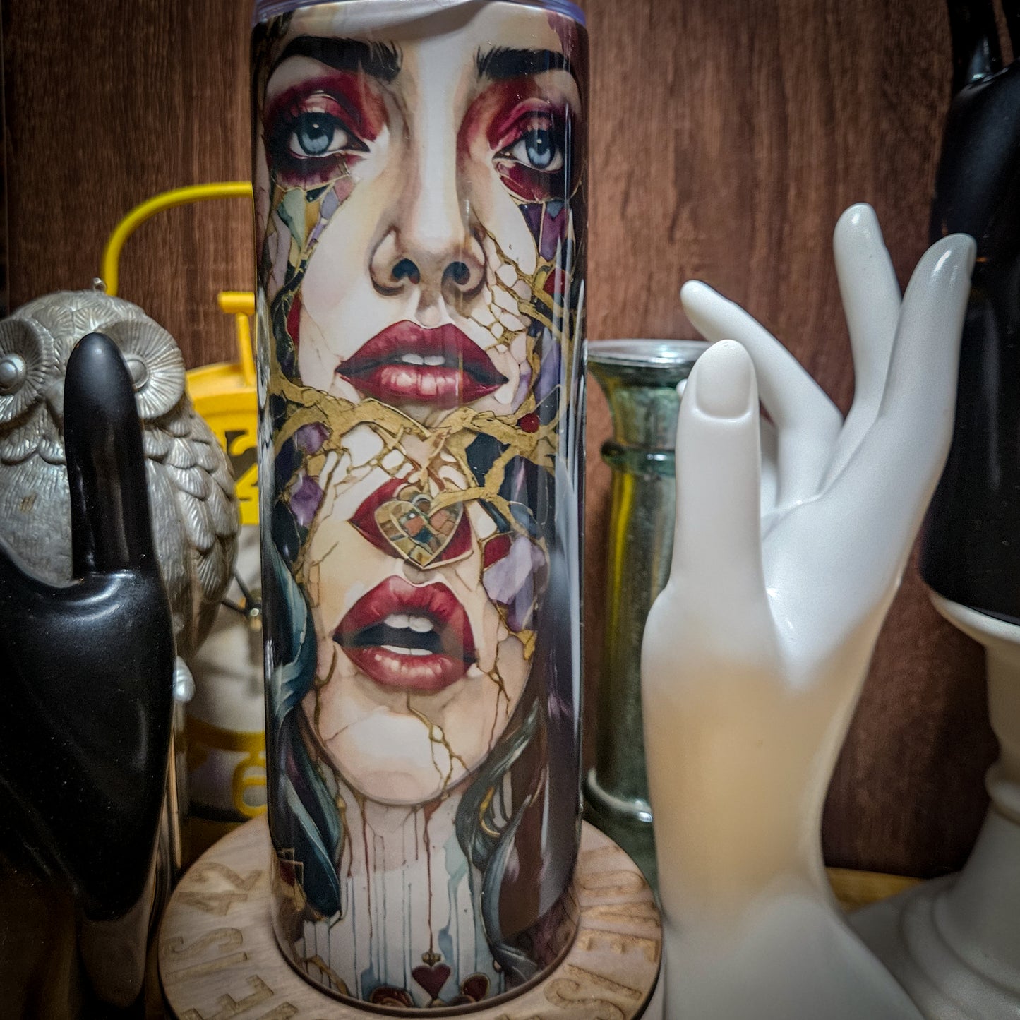Surrealist tumbler
