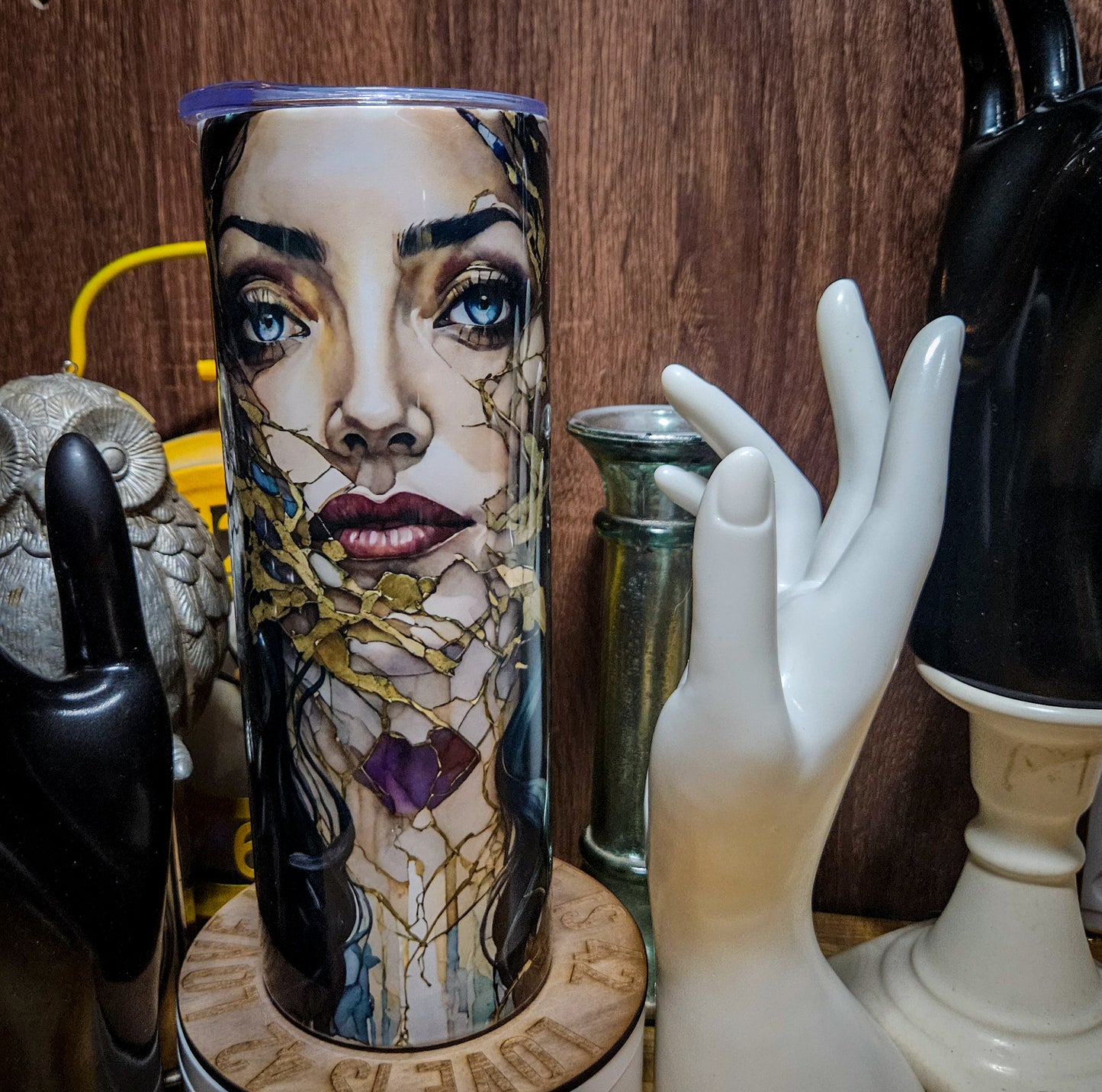 Surrealist tumbler